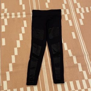 Alo yoga black moto legging - size S